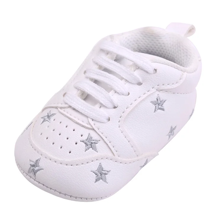 Пинетки для новорожденных; детская обувь; мягкая детская обувь из искусственной кожи; обувь для первых шагов; нескользящая детская кроватка; 6 цветов на выбор; 0-18 месяцев
