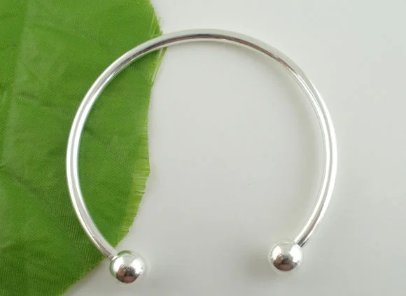 

Doreen Box hot- 4 PCs Silver color Smooth Bangle Bracelets Fit European Charm 17cm (B03562)
