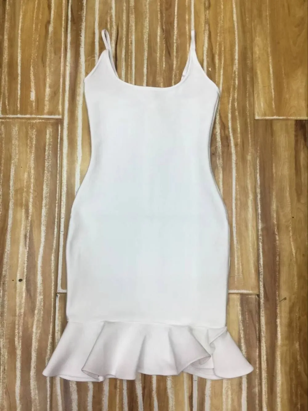 Summer-Fashion-Sexy-Backless-Mermaid-White-Bandage-Dress-2018-Knitted-Elastic-Party-Dress (3)