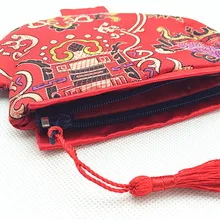 Inusualmente Borla Pequeñas Bolsas de Tela De Regalo de Boda Del Caramelo Bolsa Bolsas de Tela de Seda de estilo Chino Mujer Carpeta de La Moneda 2 unids/lote