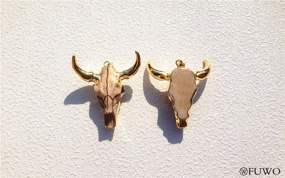 Longhorn Resin OX Cattle Skull Pendant 9