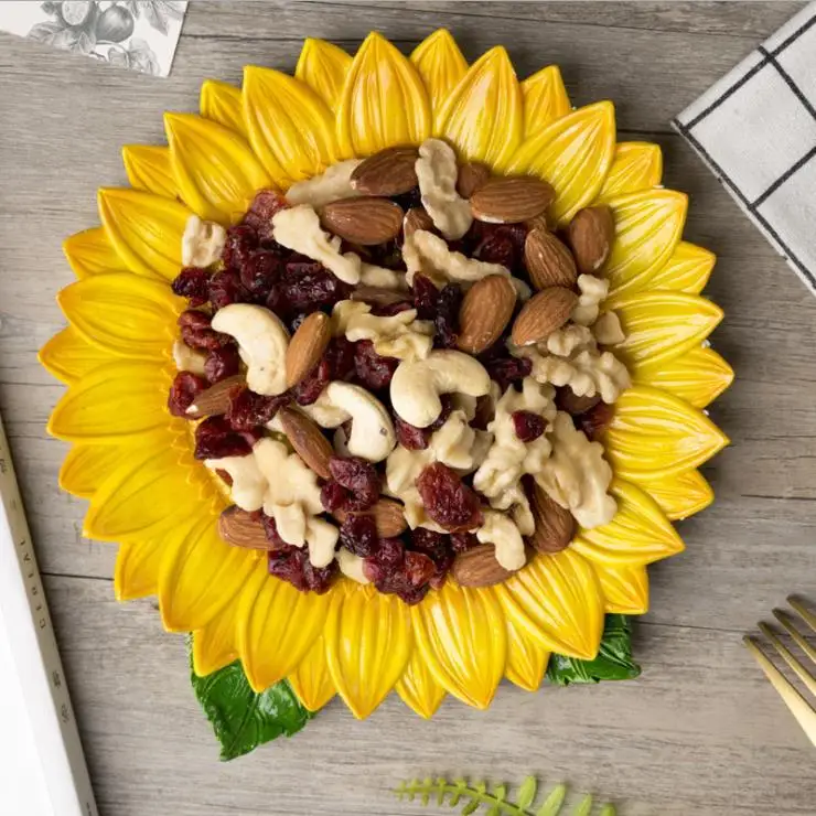 

Sunflower resin dried fruit tray Individuality creativity Individuality creativity Creative and lovely plant decorative plate