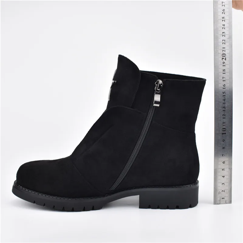 Odetina/высококачественные женские ботинки из флока; Модные женские ботильоны на низком каблуке с боковой молнией; теплая плюшевая обувь; сезон осень-зима