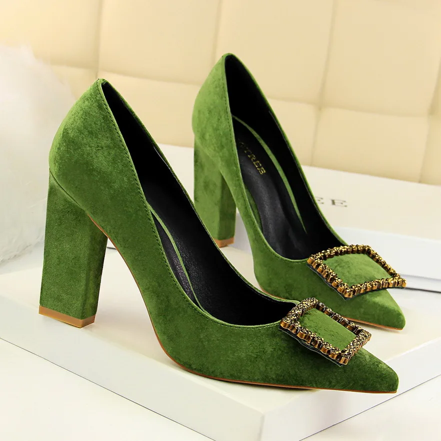 Женские туфли-лодочки зеленого цвета на высоком устойчивом каблуке 9 см; Женская пикантная обувь на толстом каблуке; Scarpin; элегантные вечерние туфли с плетением