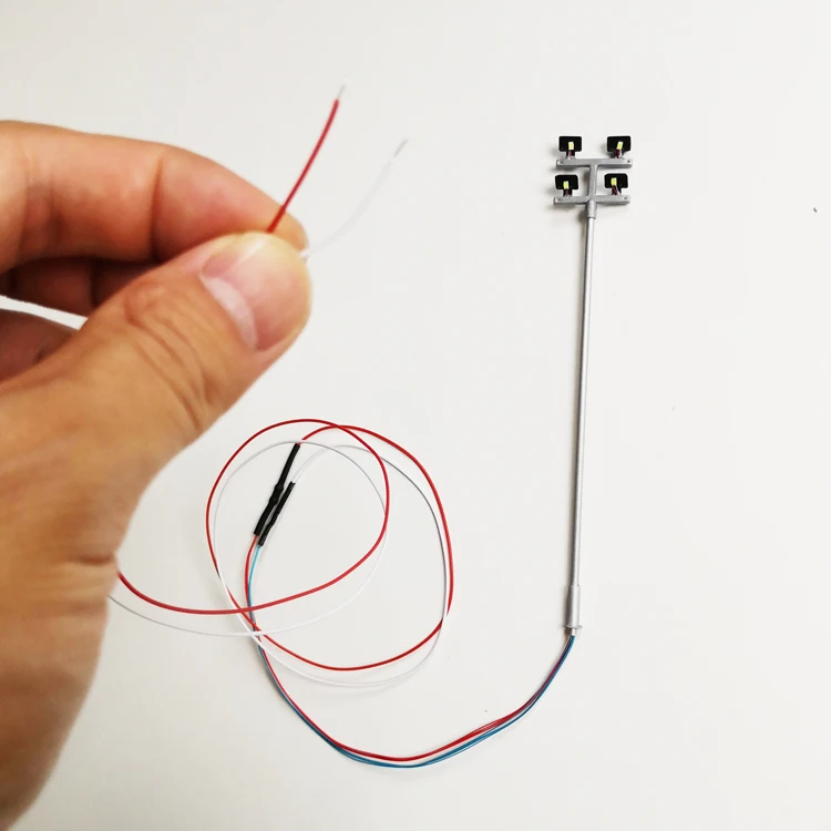 4 PCS HO Scale Model lighting tower Model Street Lights Layout Lamppost Train Garden Playground Stadium 2