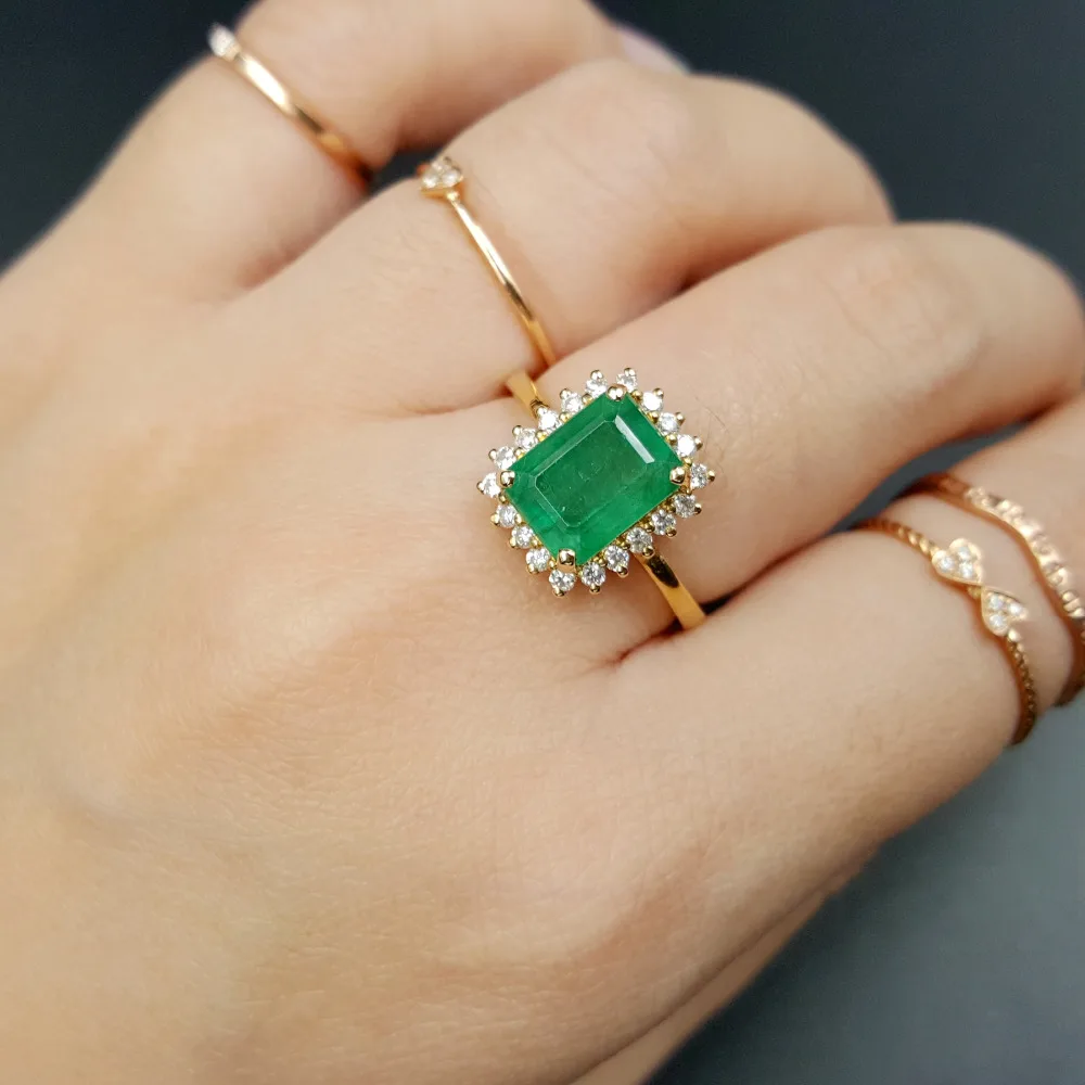 

Lii Ji 18K Gold 2.55Ct Natural Emerald Diamond Ring CN size NO.14