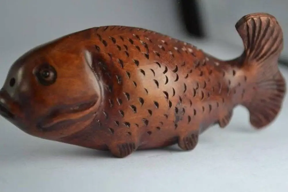 

Elaborate Chinese Collectibles Old Decorated Handwork Boxwood Fish Statue