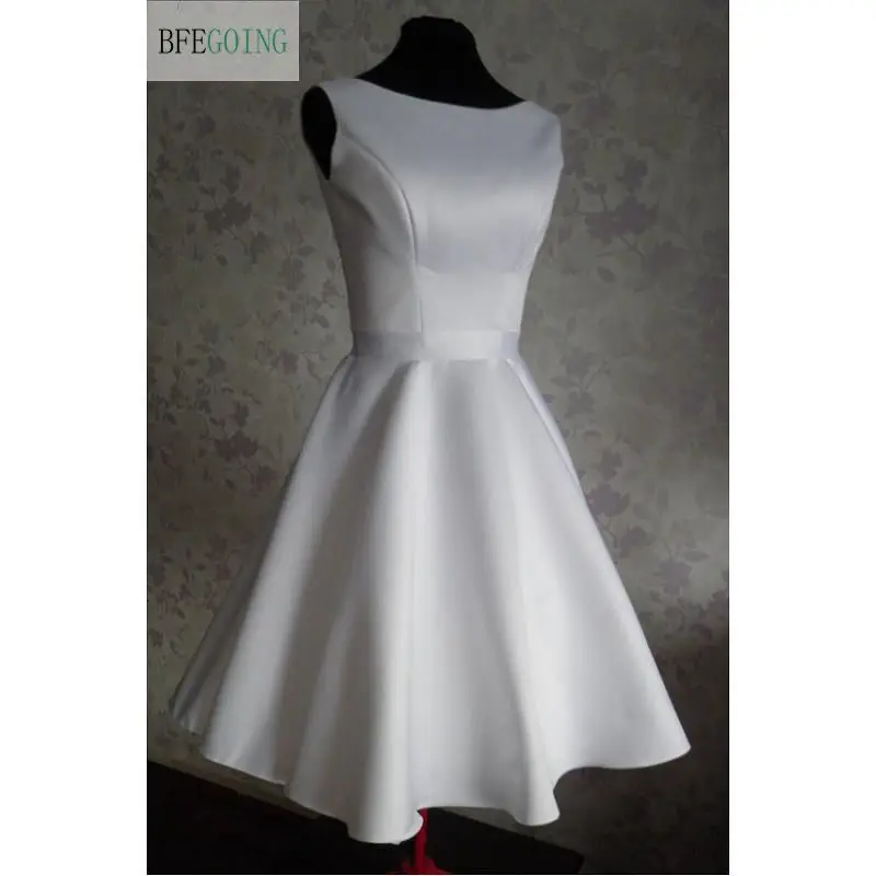 

A-line Strapless Knee-length Satin Bridesmaid Dress with Sash Sleeveless V-Neck Real/Original Photos Custom made