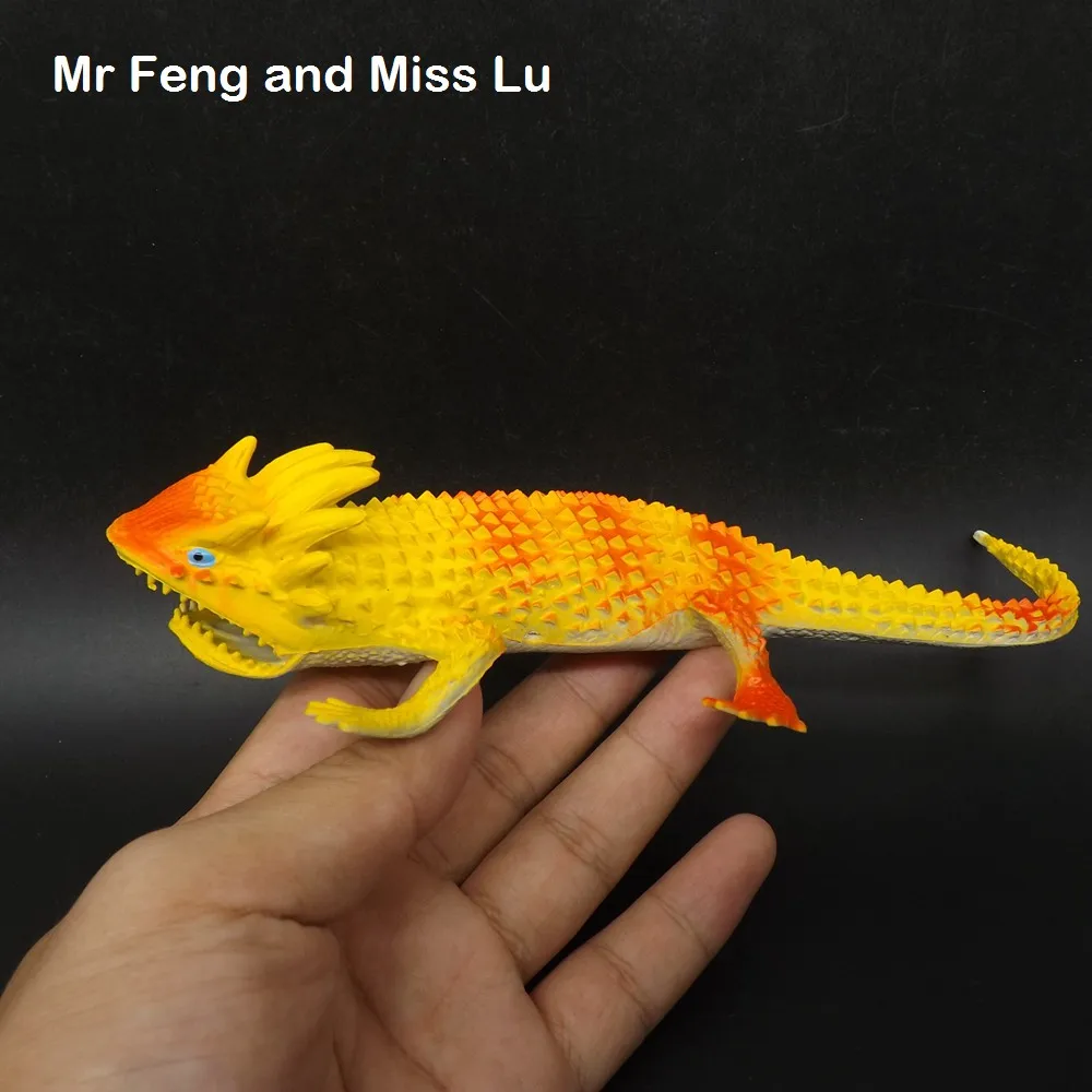 

Big Lizard Horror Model Prank Toy Kid Imitate Game Joke Gadget
