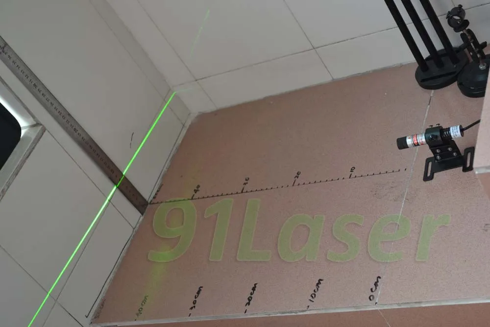 

20mW 532nm line focusable green laser alignment with power adapter and bracket DC3V 16x72mm