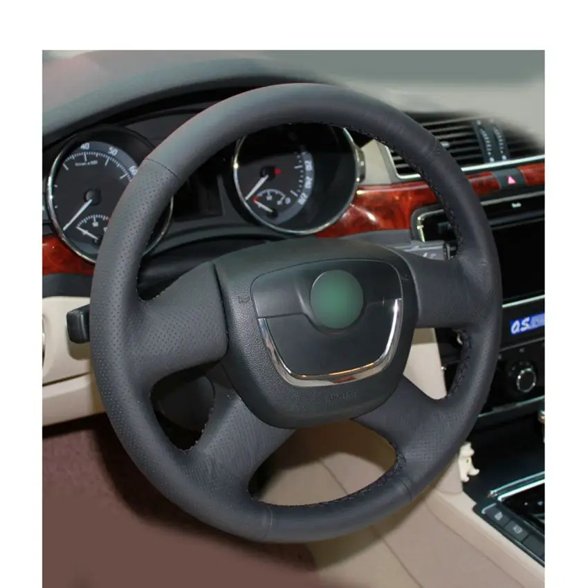 Прошитый вручную черный кожаный чехол для рулевого колеса автомобиля Skoda Octavia 2009