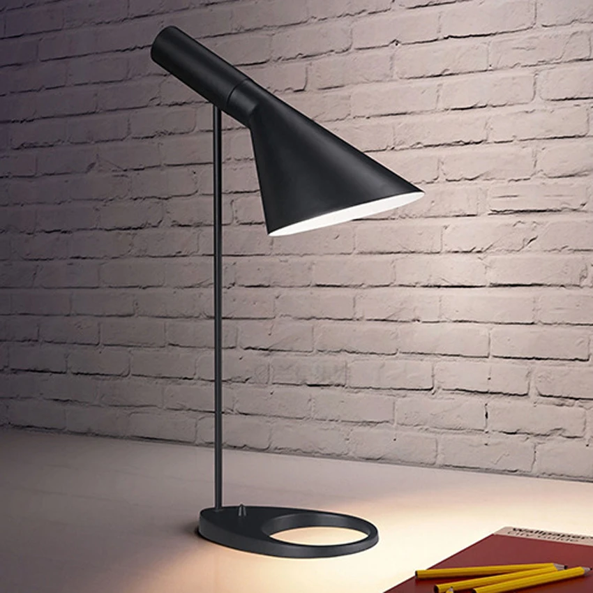 

Nordic modern simple iron table lamp for bedroom bedside study room indoor lighting black white lampshade classic desk lamps