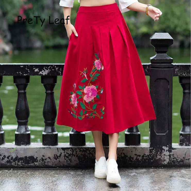 Весенняя хлопковая и льняная юбка с вышивкой в национальном стиле