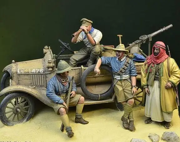 

1/35 Resin Kits 4 pcs Soldiers With An on-board Items (no include car)
