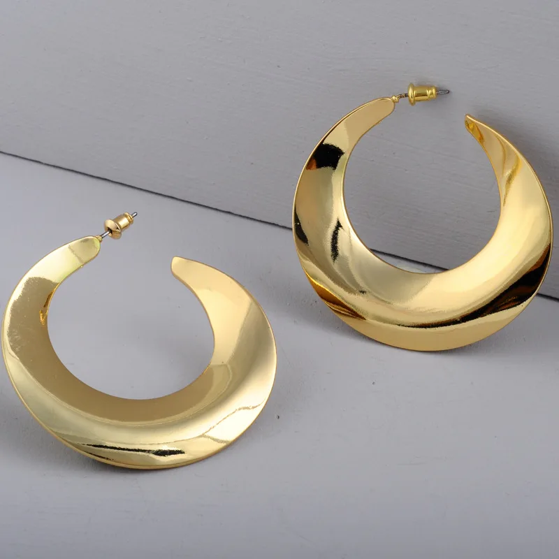 

Metal Hoop Earrings Ladies Exaggerated Geometric Fashion Charms Gold Silver Opening Round Crescent Oranments Nightclub Jewelry