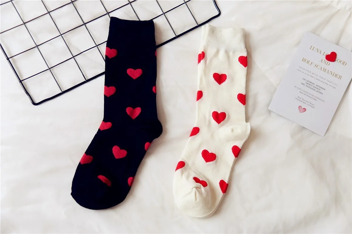 Милые уличные носки для девочек; Цвет черный, белый; милые носки для влюбленных; подарок на день рождения, День святого Валентина