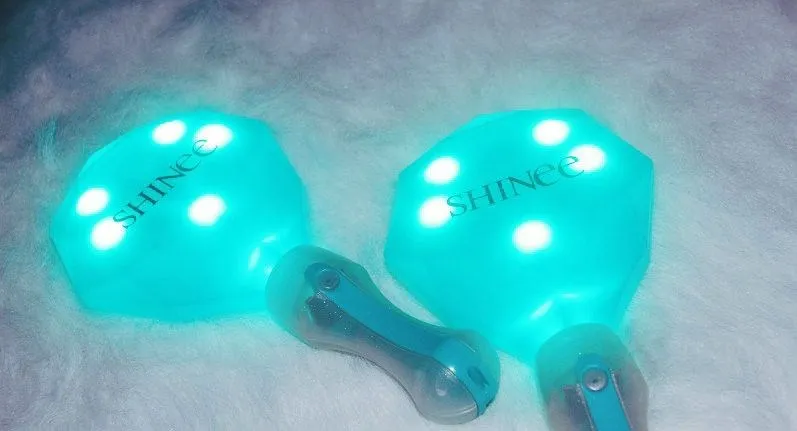 [MYKPOP] SHINEE освещение концертов палочки вентиляторы поддержка Lightstick KPOP вентилятор Подарочная коллекция SA18042704