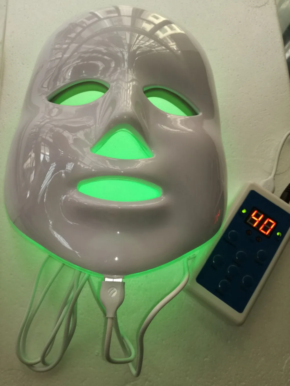 

Photodynamic Facial Mask LED Face Mask 7 Color Rejuvenating Beauty Device Phototherapy Wrinkle Removal Anti-Aging Beauty Care