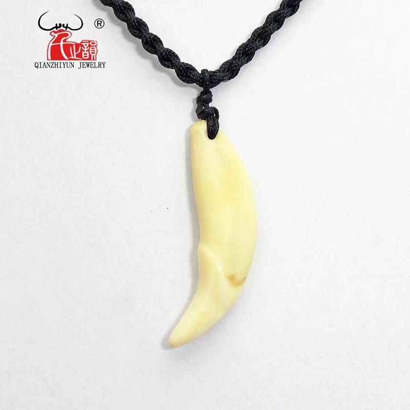 Woman's Necklace Men's Bone Pendant Tibetan Amulet Fangs Real Natural Tooth Vintage Silver Wolf Tooth Charm White Brown Ecru