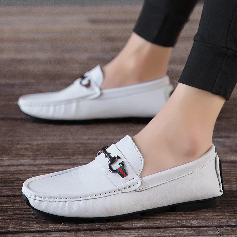 New Summer Men Flat Shoes Men Flats Slip On Male Loafers Driving Moccasins Homme Classic Comfortable Men Fashion Casual Shoes - Color: White