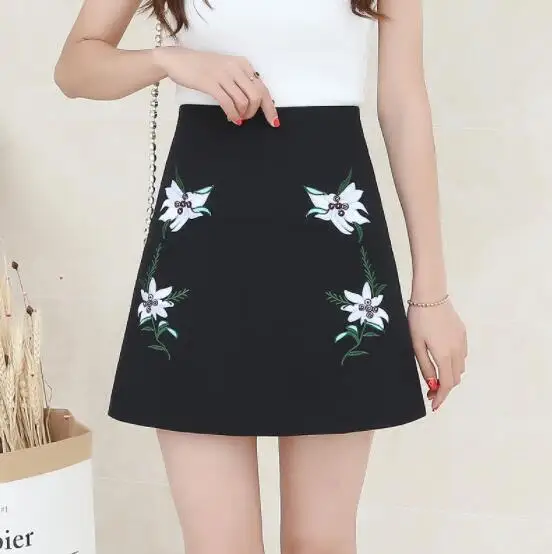 Небольшой свежий Весна 2018 новый корейский Высокая талия Цветочная вышивка юбка