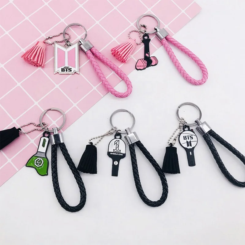 

Kpop BTS BLACKPINK EXO GOT7 Wanna One Keychain Rubber Metal Unisex Key Chains Trendy Soft Key Chains For Men Women Dropshipping