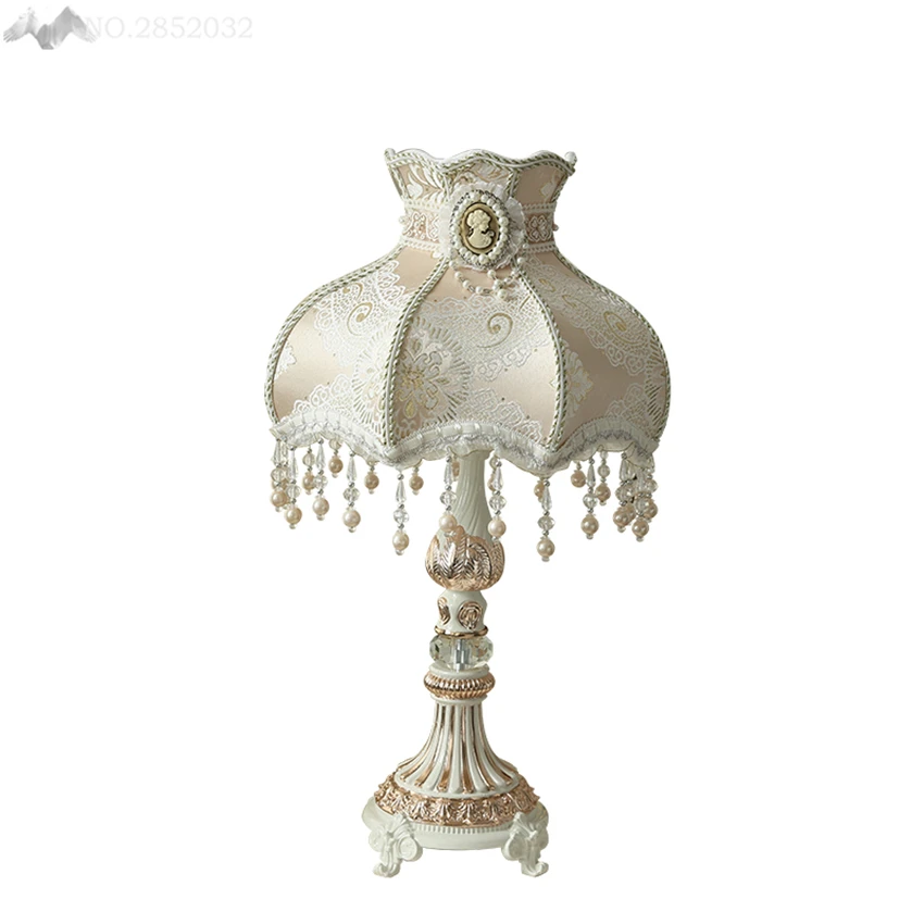 

European creative fabric Table lamp resin desk lights bedroom bedside lamp for living room home lighting fixtures decoration
