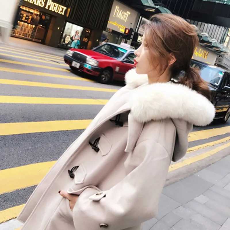 Шерстяное женское длинное зимнее пальто с роговыми пряжками и толстым меховым воротником с капюшоном в Корейском стиле, повседневное Новое Однотонное шерстяное пальто X378