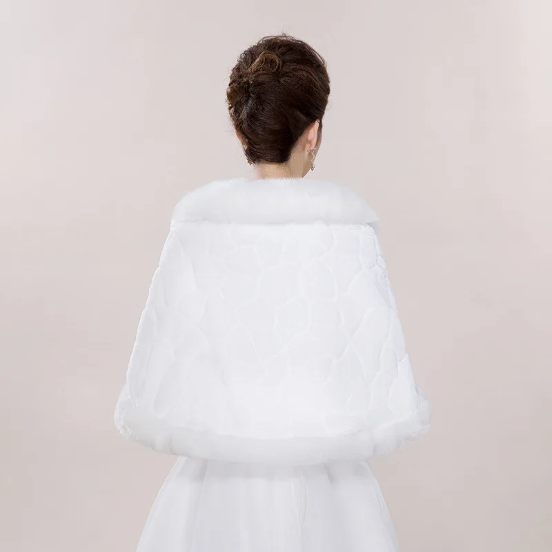 Plus Size Winter Wedding Shawl For Bride White Fax Fur Wedding Cape With Crystals Bridal Jackets Coats