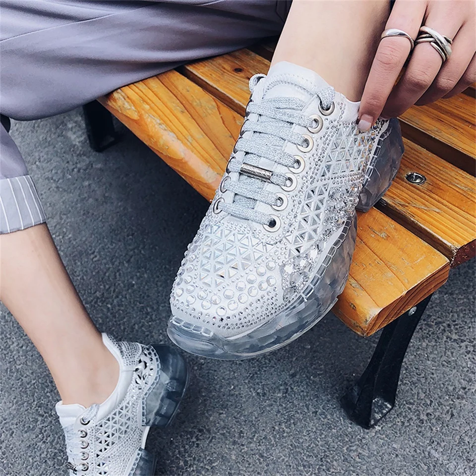 

2019 spring autumn fashion women's flat shoes high quality and exquisite fabric comfortable inner sports and leisure shoes women