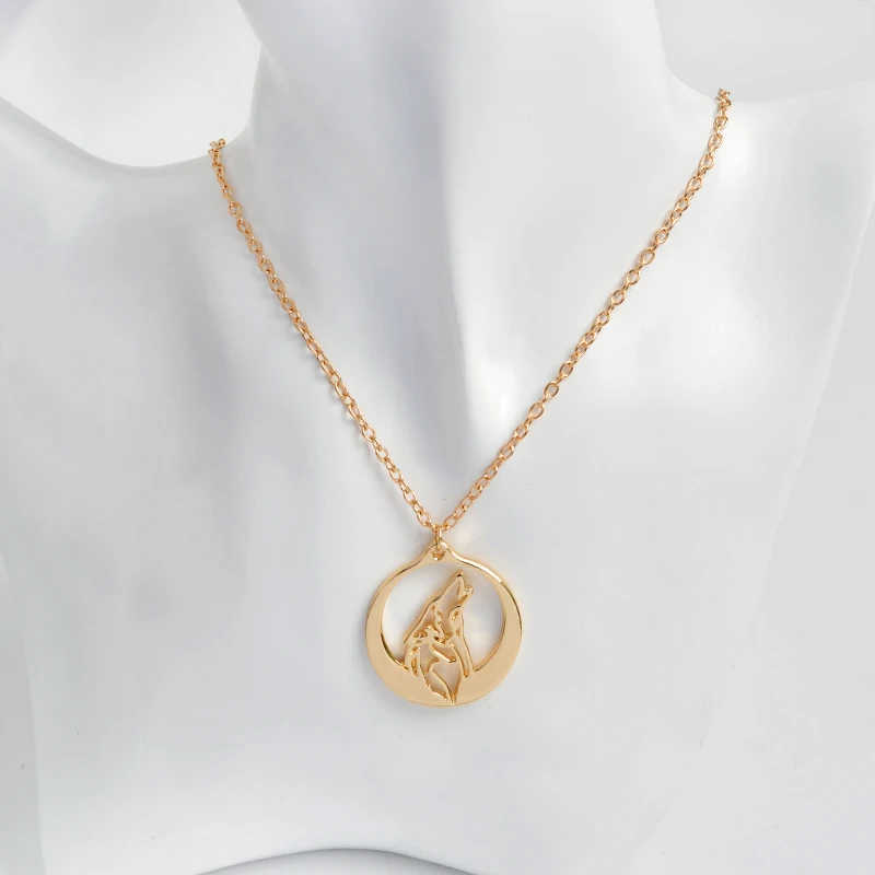 Howling Wolf With Silver Moon Pendant Necklace Gold Ethnic Animal Necklaces Men Boy Friend Simple Fashion Jewelry
