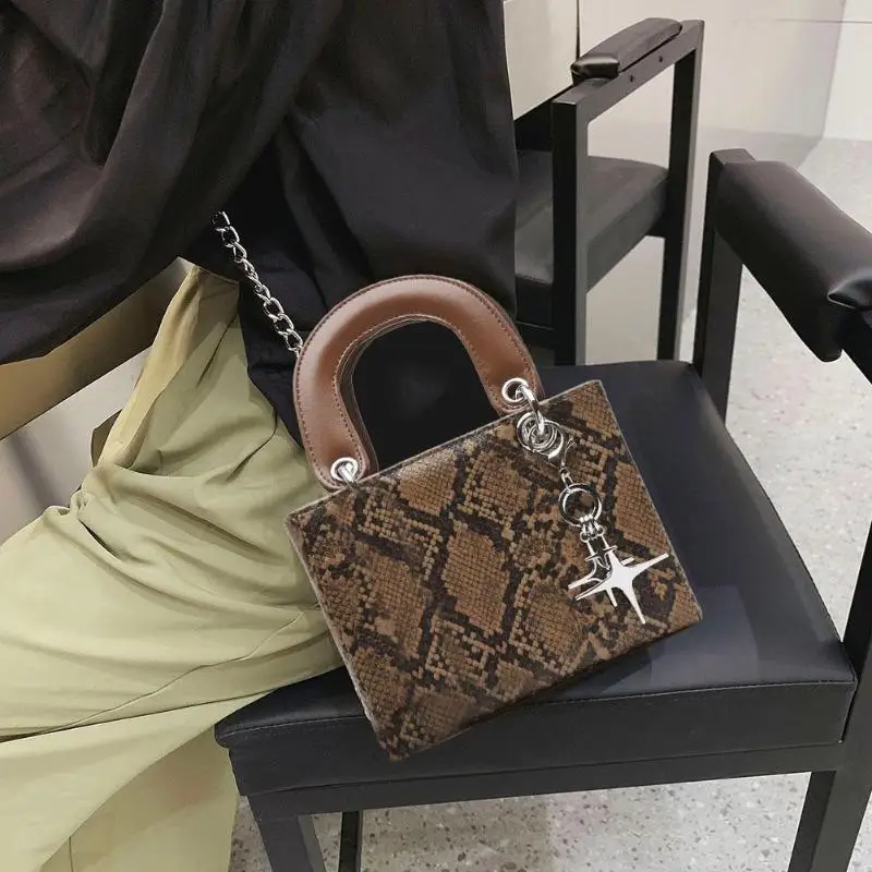 Женские модные сумки через плечо с маленьким клапаном и змеиным принтом, женские Сумки из искусственной кожи с цепочкой, повседневные сумки через плечо с верхней ручкой