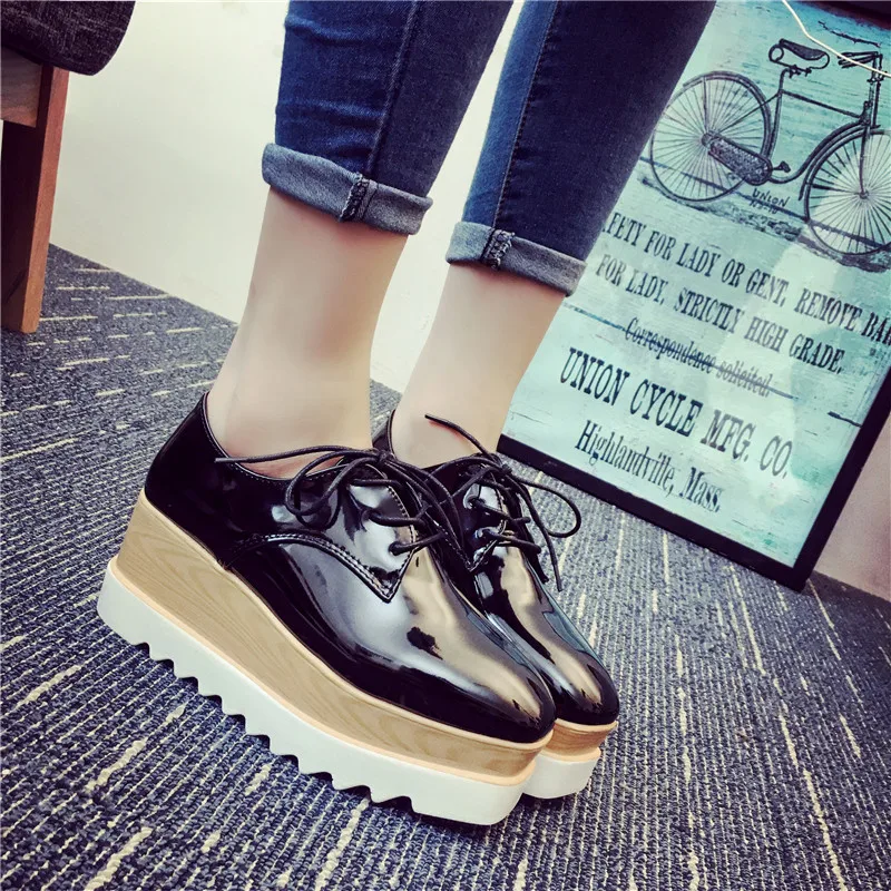

Derby shoes woman creepers patent leather woman Brogue shoes warm winter flats lace up platform shoes fur designer creepers 2019