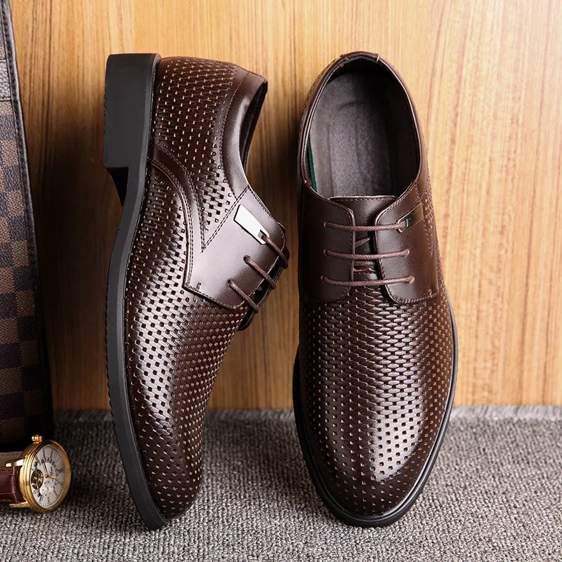 QFFAZ/Мужская обувь; Роскошная брендовая деловая обувь с перфорацией; сезон лето; острый носок; деловой костюм; офисные оксфорды; модельная обувь; цвет коричневый, черный