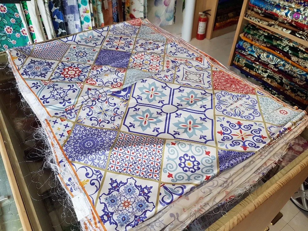 Китайский простой печати мягкой шелковой парчи ткань для пошива Чонсам белый назад с коробками оконные рамы colorfun узор цветы Новинка года узор