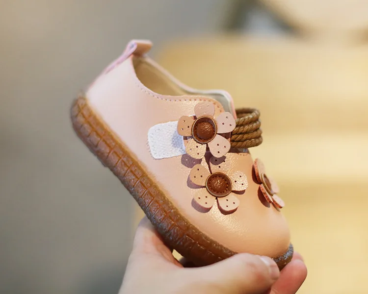 Новинка года; сезон весна-осень; обувь для девочек с цветочным принтом; нескользящая обувь с мягкой подошвой для девочек; обувь принцессы