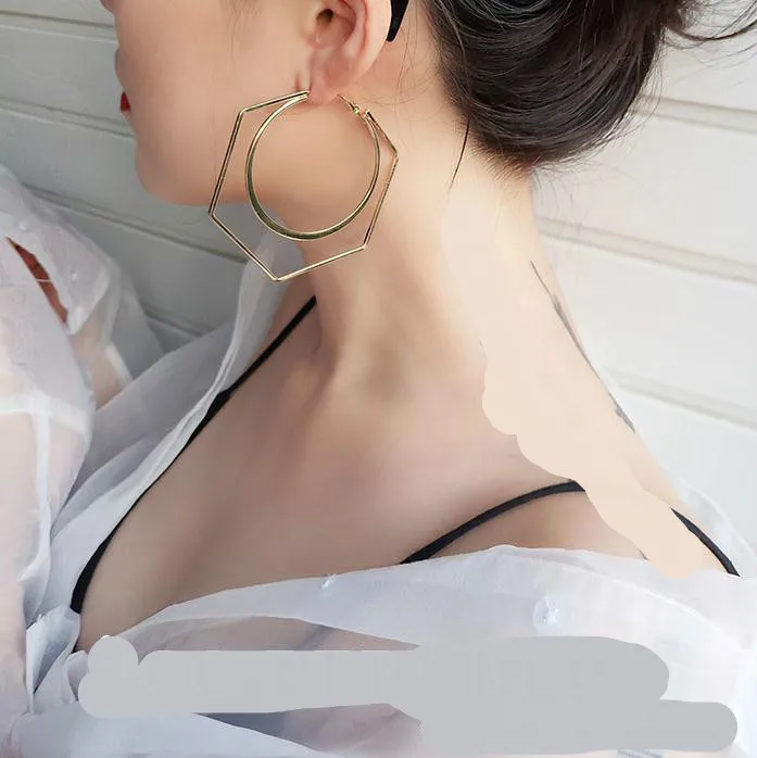 

Korean Version Of The 2019 Fashion New Earrings Temperament Wild Geometry Hexagonal Temperament Ladies Earrings Gift Wholesale