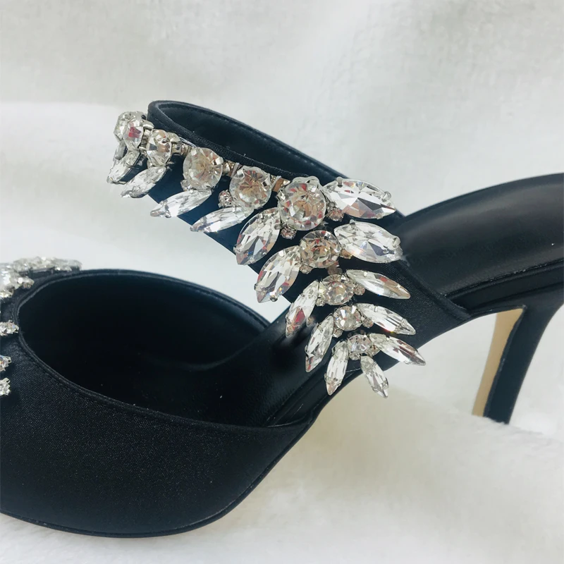 Атласная тканевая полоска с кристаллами; женские шлепанцы на высоком каблуке с украшением; шикарные Роскошные модельные туфли