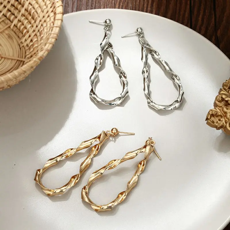 

New Earrings 2019 Spiral Section Elliptical Teardrop Big metal Earrings Gold Color Silvery Color Great Brand Style in Europe