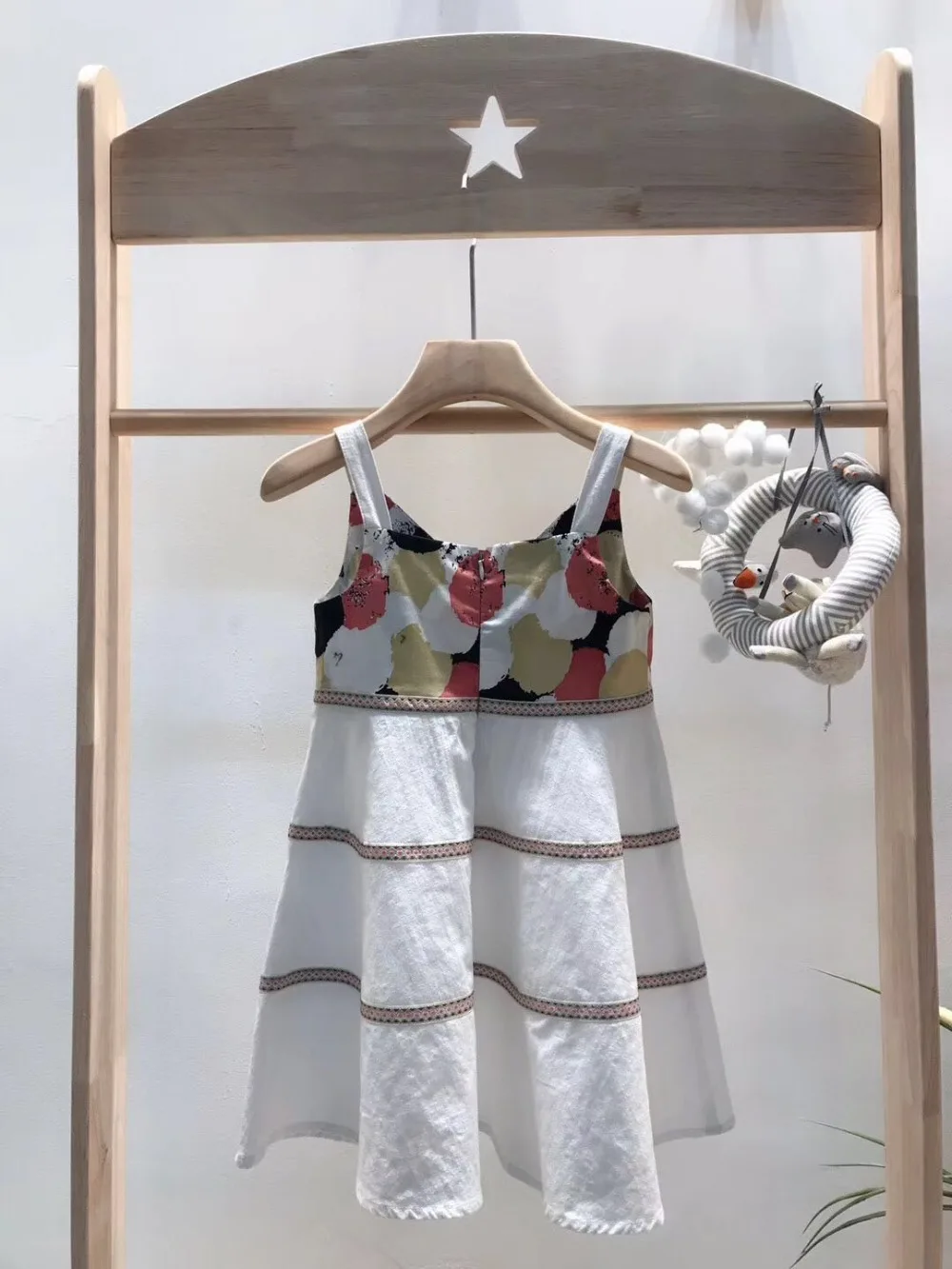 

New fashion Girls Clothes Cotton Sleeveless Girls Dress Floral Pattern Sweet Toddler Girls Princess Dress