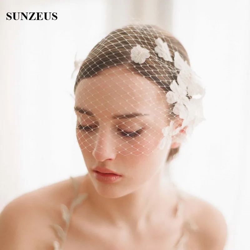 

Charming Tulle Bride Hair Accessories Vintage Flowers Pearls Girls Hair Face Veil with Comb for Ladies Party Accessories S805