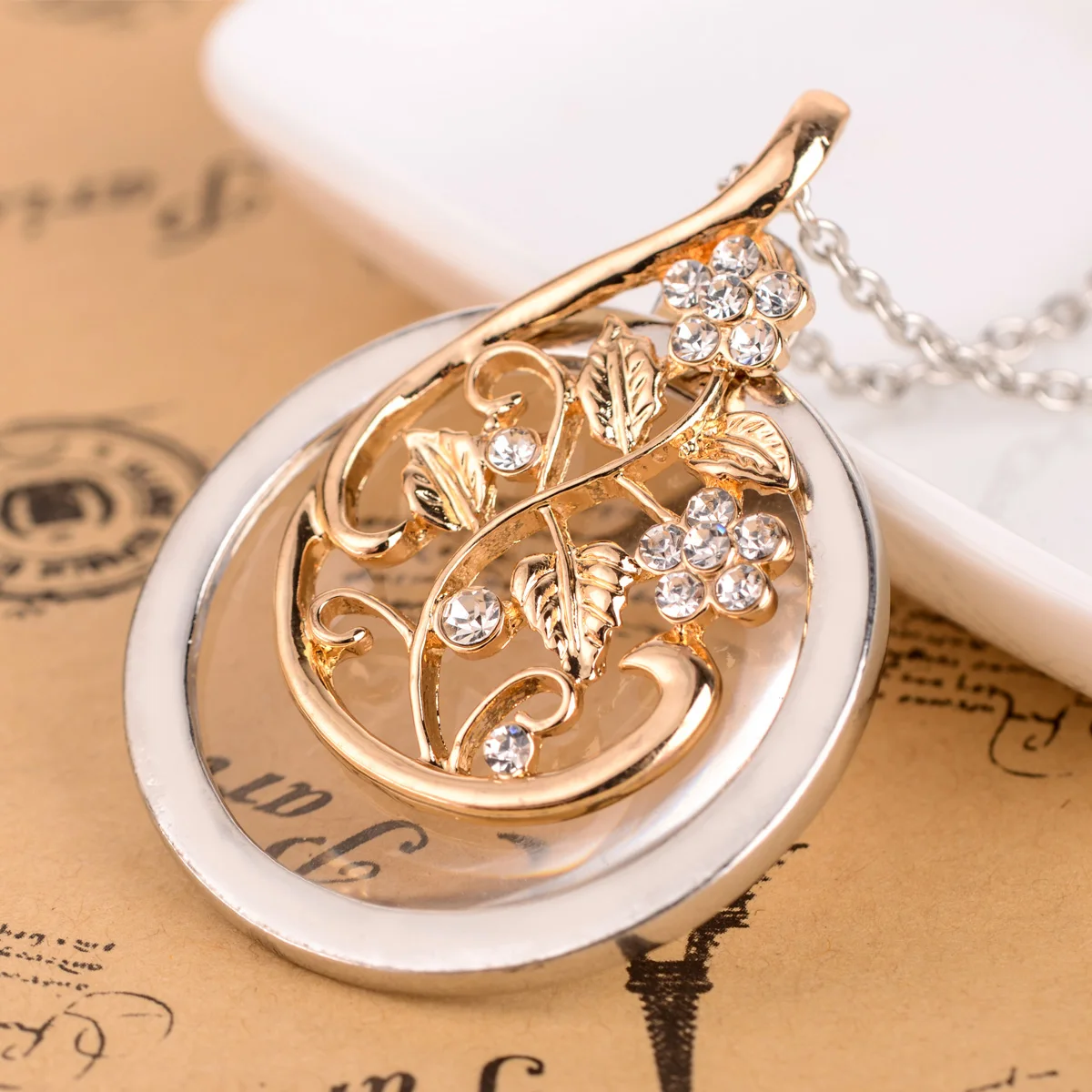 Retro Antique Statement Necklace Shellhard Crystal Cat Magnifying Glass Pendant Long Chain Necklace Fashion Jewelry For Women