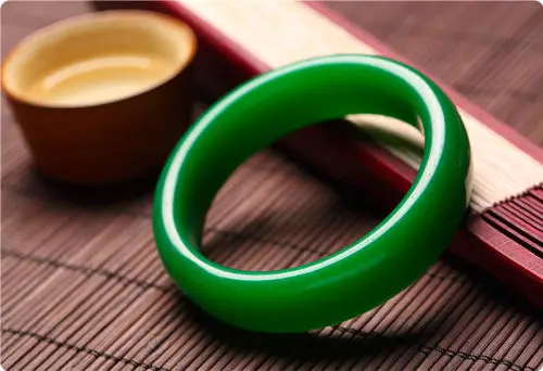 

Hot sale BEAUTIFUL JADE JADEITE BRACELET GREEN BANGLE INNER DIAMETER 61MM