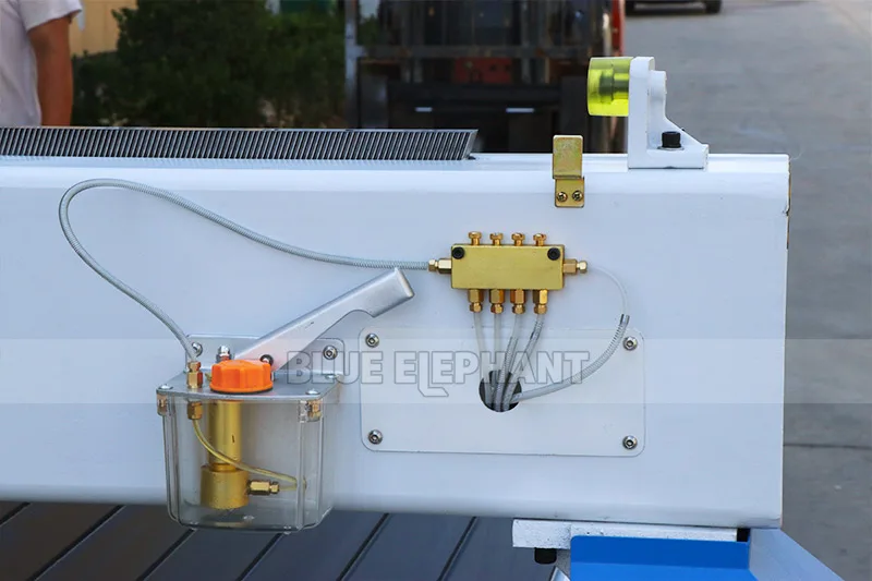 Хорошее 1325 древесины cnc маршрутизатор машина 3D 1300*2500 мм Экономичная цена