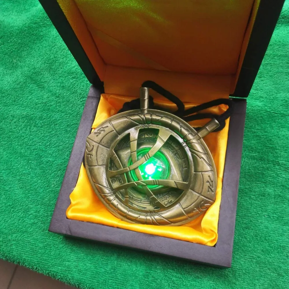 

New hot Cosplay 1/1 Doctor Strange necklace keyring Time Stone Eye of Agamotto with LED light and Beautiful Wooden Box