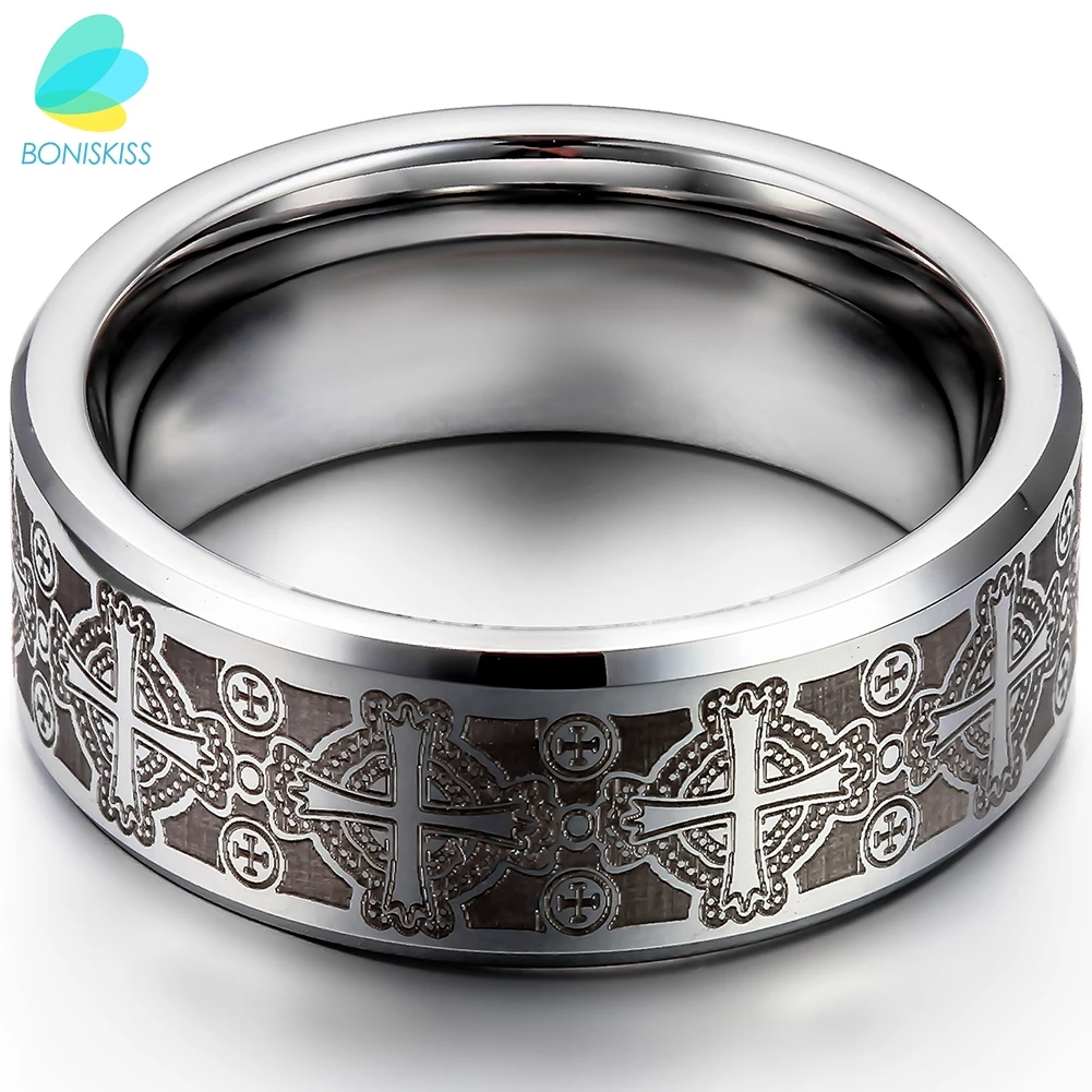Baratos BONISKISS 8mm Vintage gótico láser grabado Cruz tungsteno anillos de compromiso para hombres alta calidad hombres joyería anillos hombre