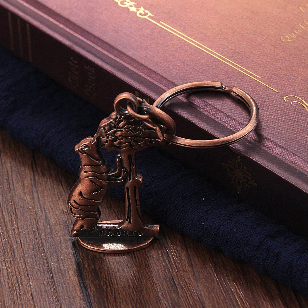 

Vicney Newest Spain The Bear And Strawberry Tree KeyChain Symbols Statue of Madrid Key chain Spain Travel Souvenir Keyring