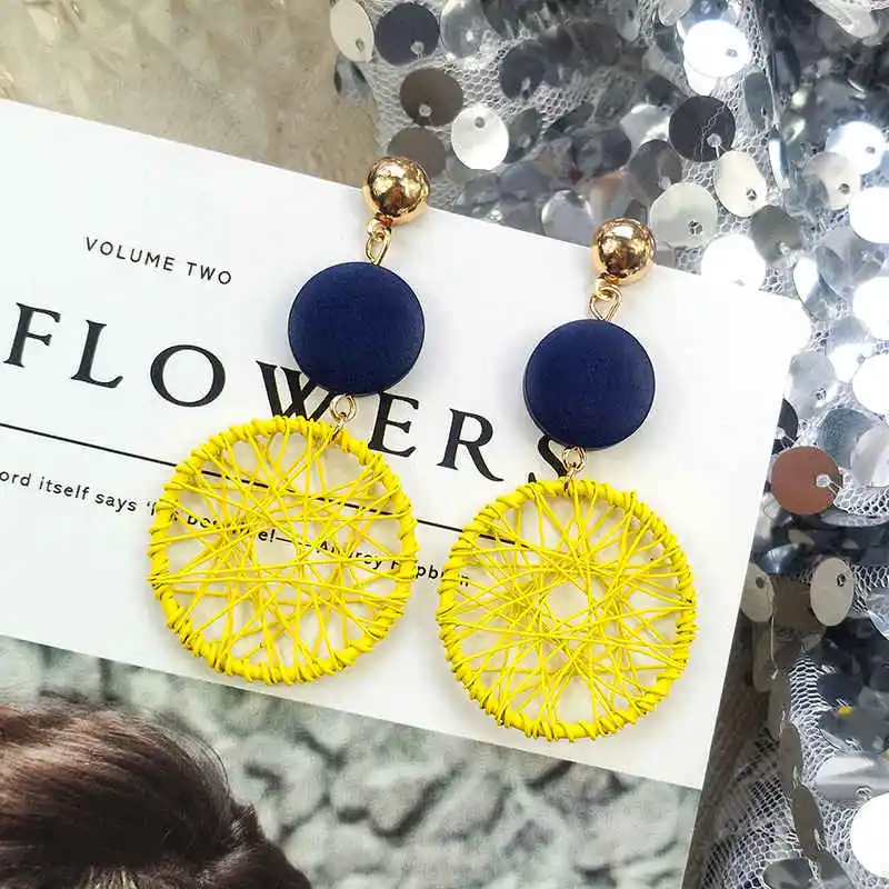 

Exaggerated Circle Earrings Female Temperament Individual Character Loop Pendant Earrings Long Sexy Ear Nail Party