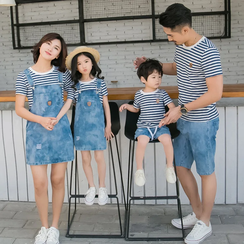 Family Look Mother Daughter Dress Summer Denim Strap Dress Set Father Son Stripe T Shirt+denim Short 2pcs Family Matching Outfit