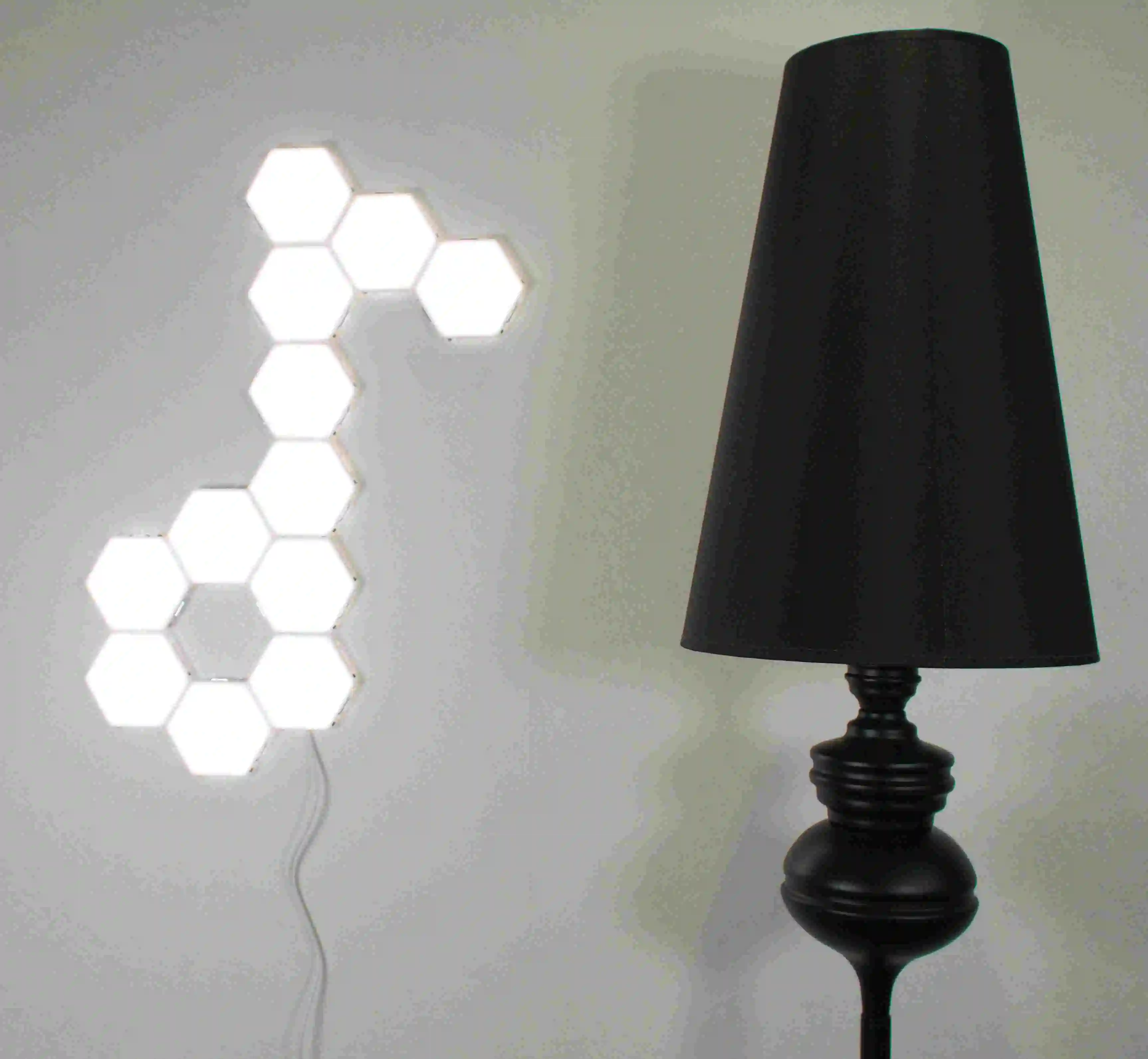 

Drop Shipping Quantum Light LED Hexagonal DIY Geometry Magnetic Assembly Modular Touch Sensor Night Light Decor Wall Lamp Gifts
